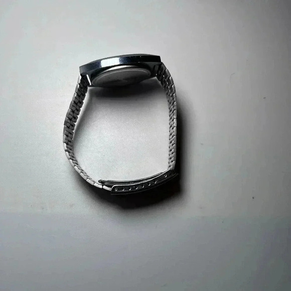 Medina 1980s Digital Watch LCD Quartz Adjustable Band Works! - Picture 3 of 5